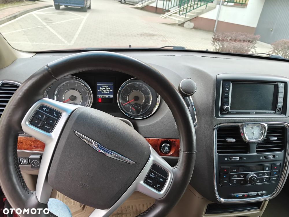 Chrysler Town & Country 3.6 Touring - 11