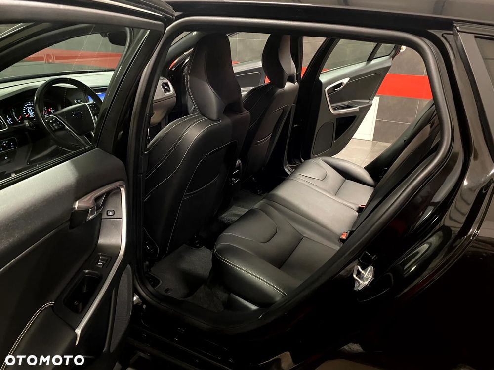 Volvo V60 D3 Momentum - 21