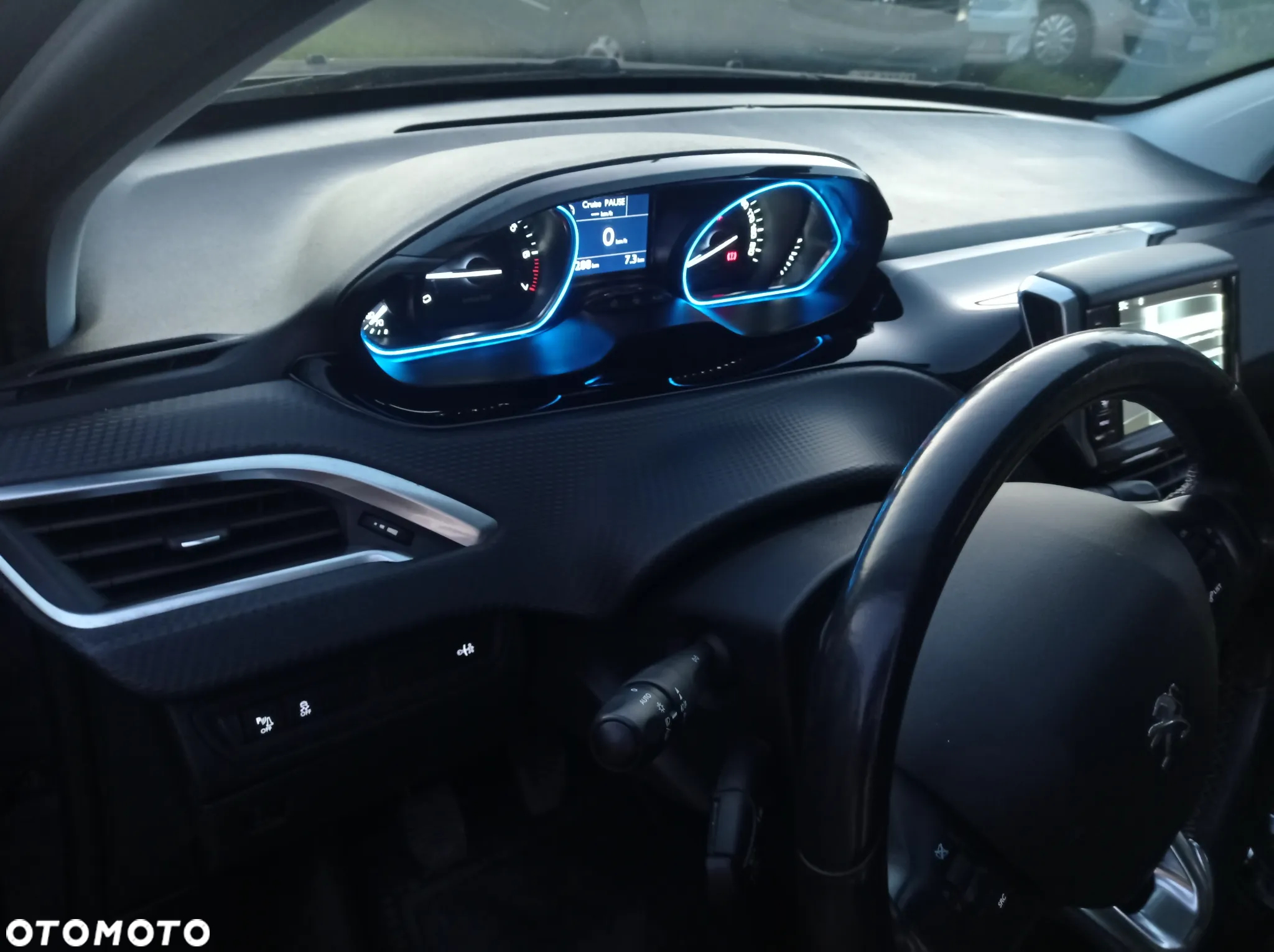 Peugeot 2008 - 11
