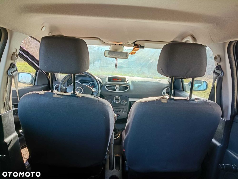 Renault Clio - 8
