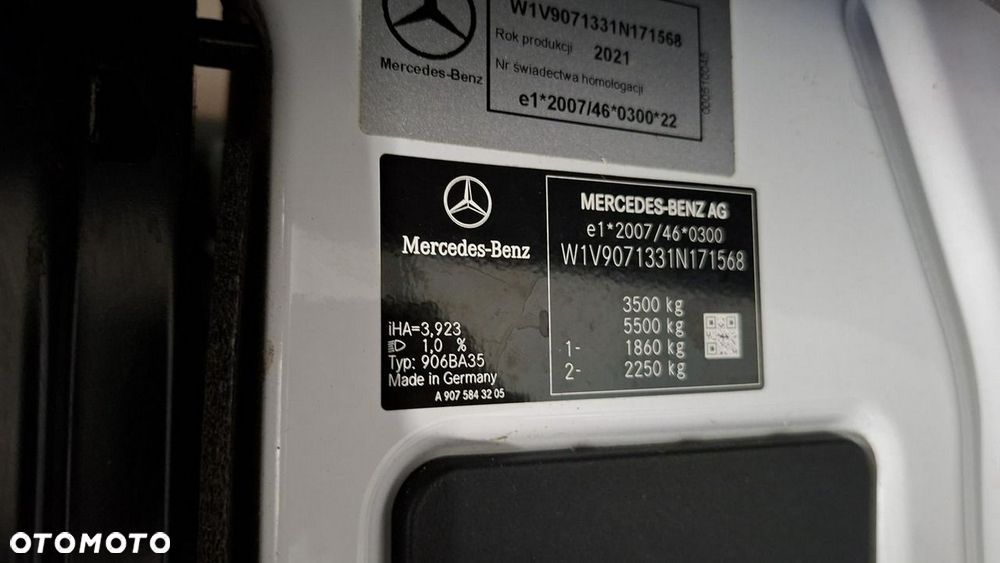 Mercedes-Benz Sprinter - 11