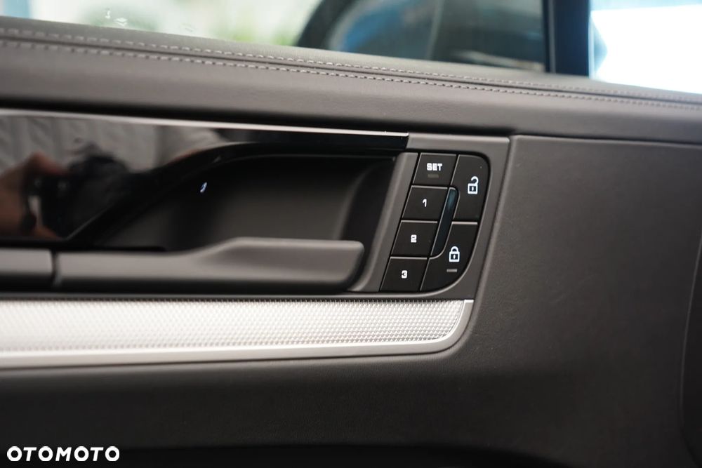 Porsche Cayenne E-Hybrid PHEV - 23