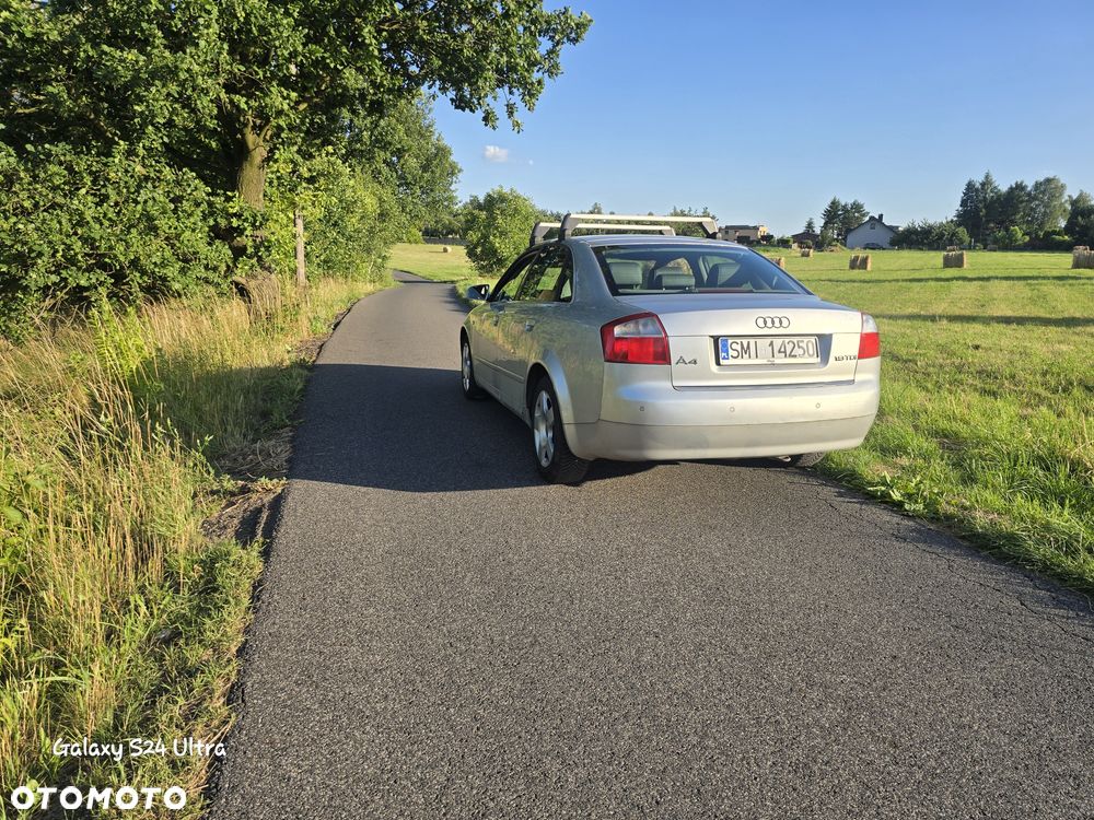 Audi A4 Limousine - 3