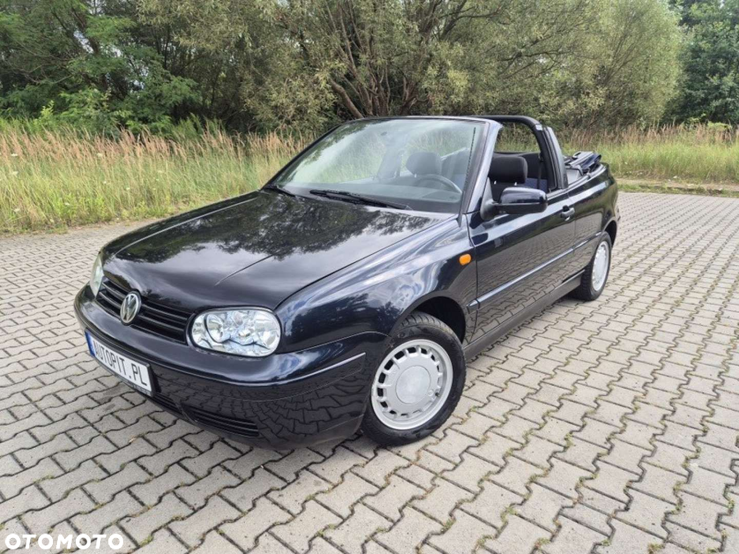 Volkswagen Golf - 2