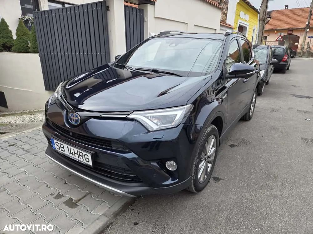 Toyota RAV4 - 1