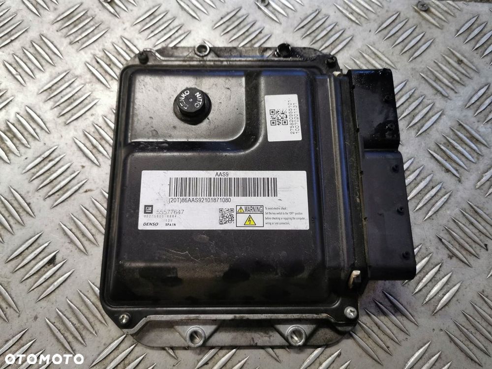 STEROWNIK KOMPUTER SILNIKA OPEL ASTRA OE 55577647 - 1