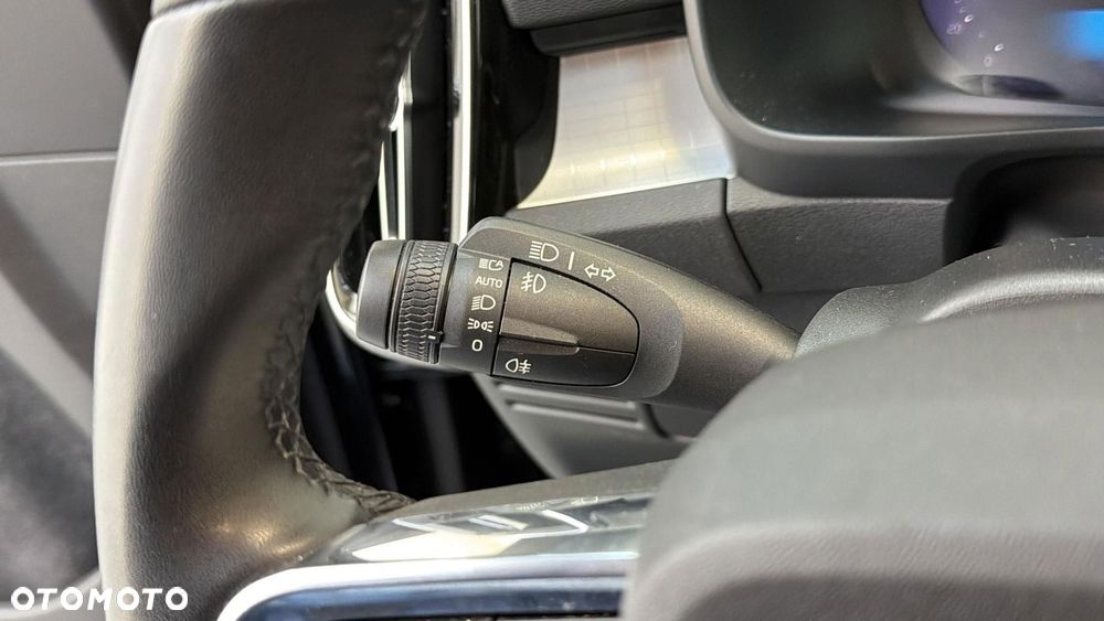 Volvo XC 40 B3 Core - 28