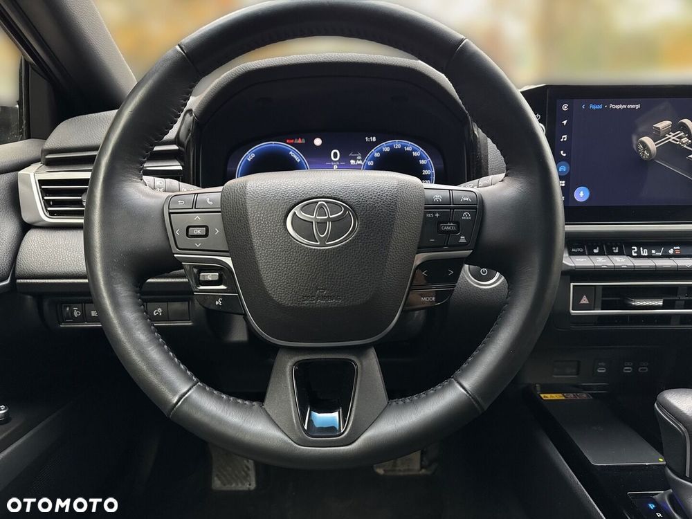 Toyota Camry - 17