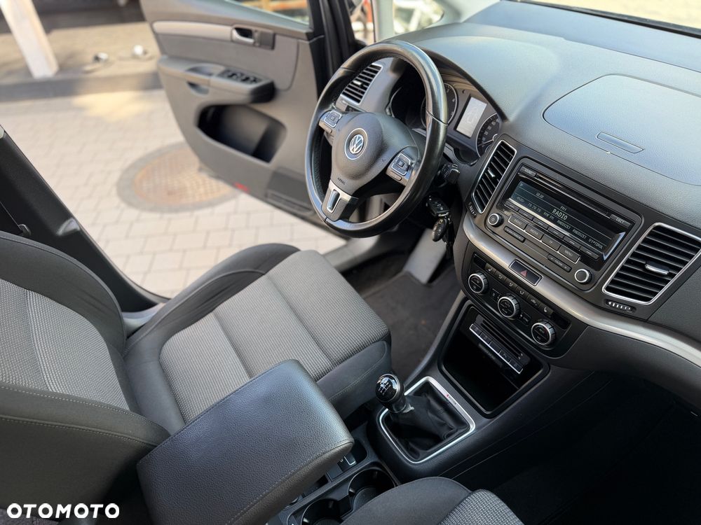 Volkswagen Sharan 2.0 TDI 4Motion BlueMotion Technology Comfortline - 12