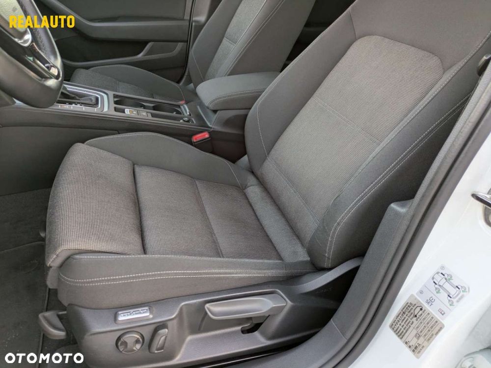 Volkswagen Passat - 19