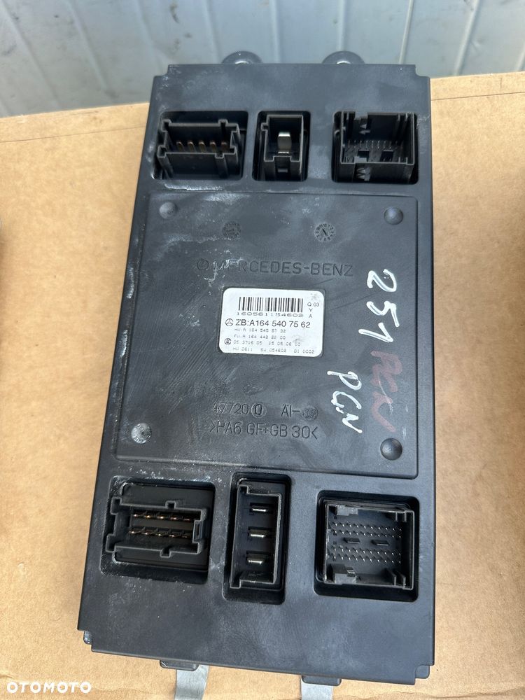 MERCEDES ml gl 164 r 251 moduł SAM przedni  przód A1645402401  a1645407562 - 2