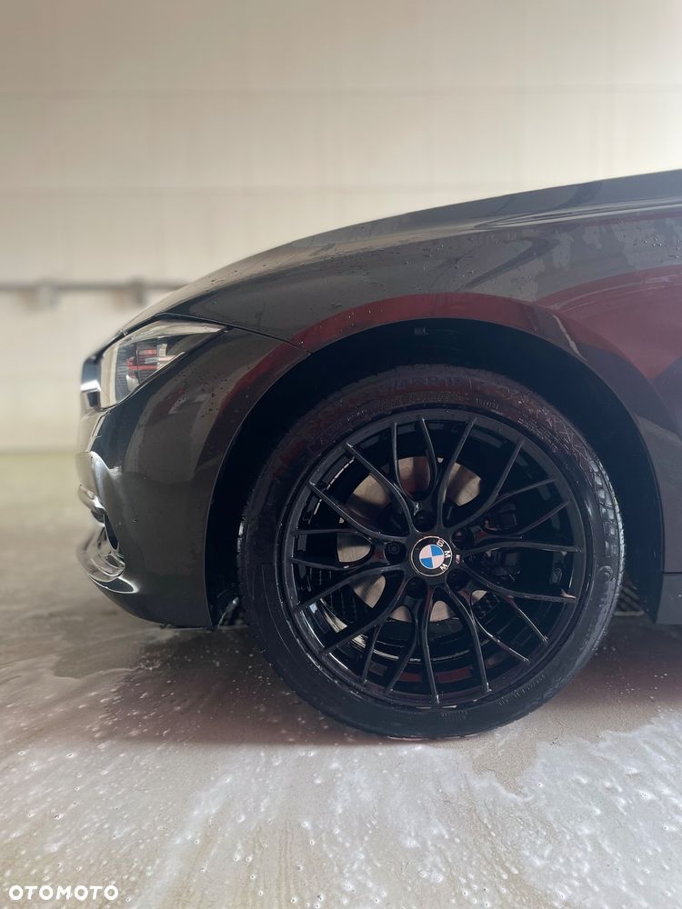 BMW Seria 3 320d xDrive - 9