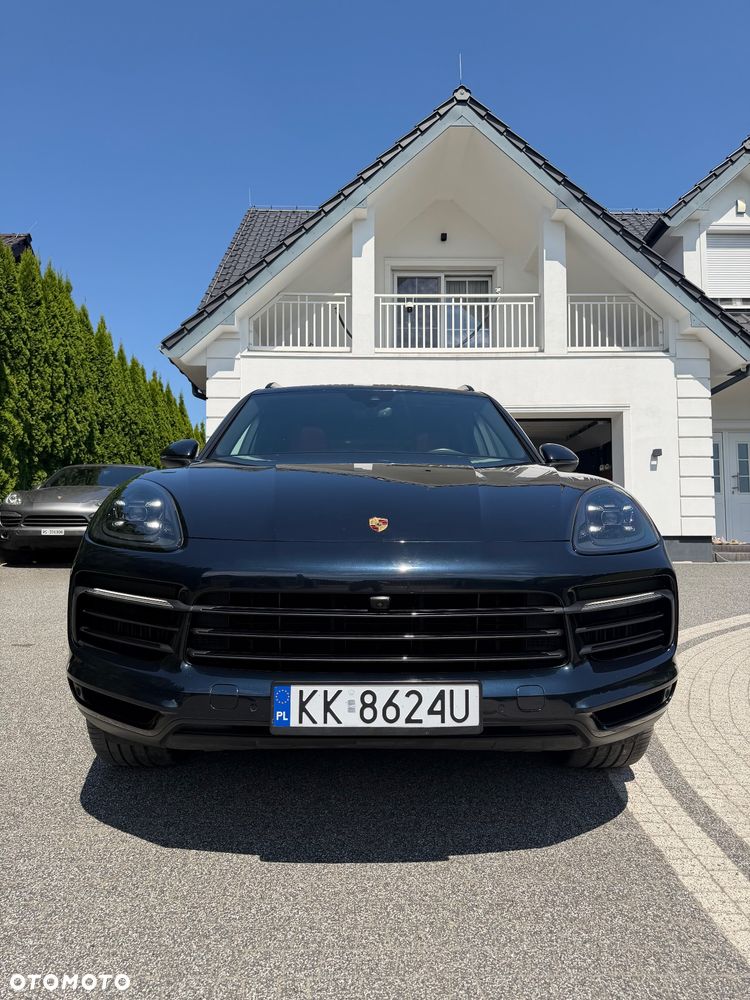 Porsche Cayenne - 1