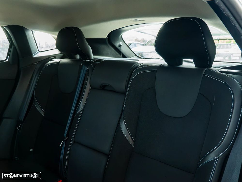 Volvo V40 2.0 D2 Momentum - 20