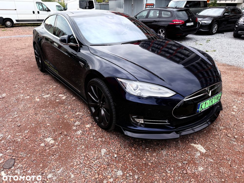 Tesla Model S Performance - 11