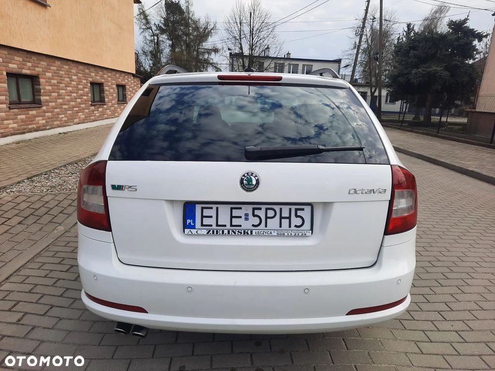 Skoda Octavia 2.0 TDI CR DPF RS - 10