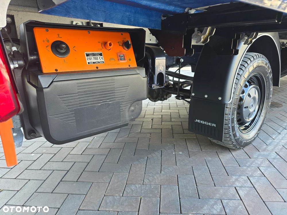 Mercedes-Benz SPRINTER 319 3.0 CDI KONTENER 4,28cmDługi 2,29cmSzero 2,24cmWysok + WINDA 750Kg 42Tyś km SERWIS DO OSTATNIEGO Km ASO MERCEDES-BENZ SALON PL STAN NOWY NOWY NOWY FABRYCZNA GWARANCJA - 29