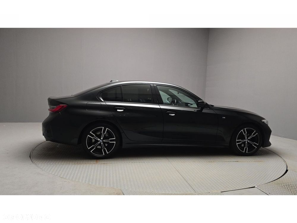 BMW Seria 3 320d xDrive mHEV M Sport - 6