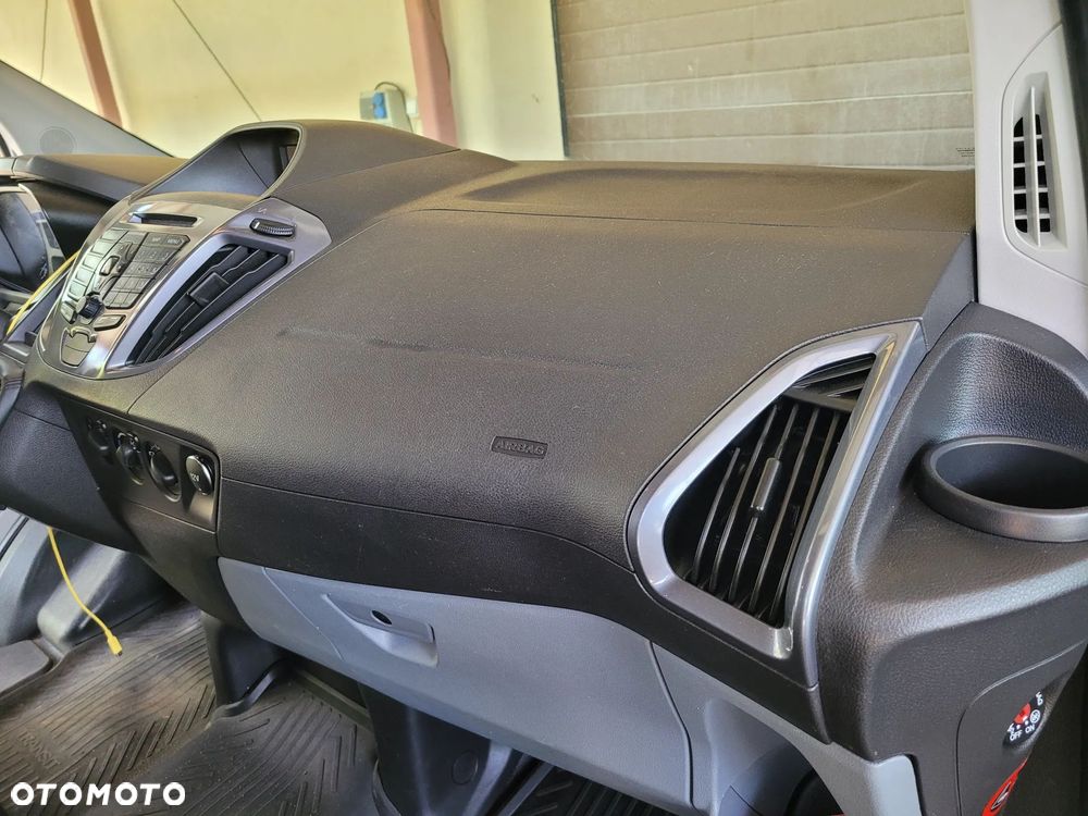 Ford TRANSIT CUSTOM - 26