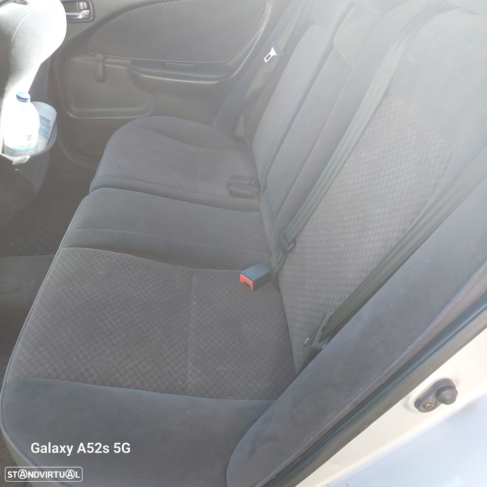 Toyota Avensis SW - 8