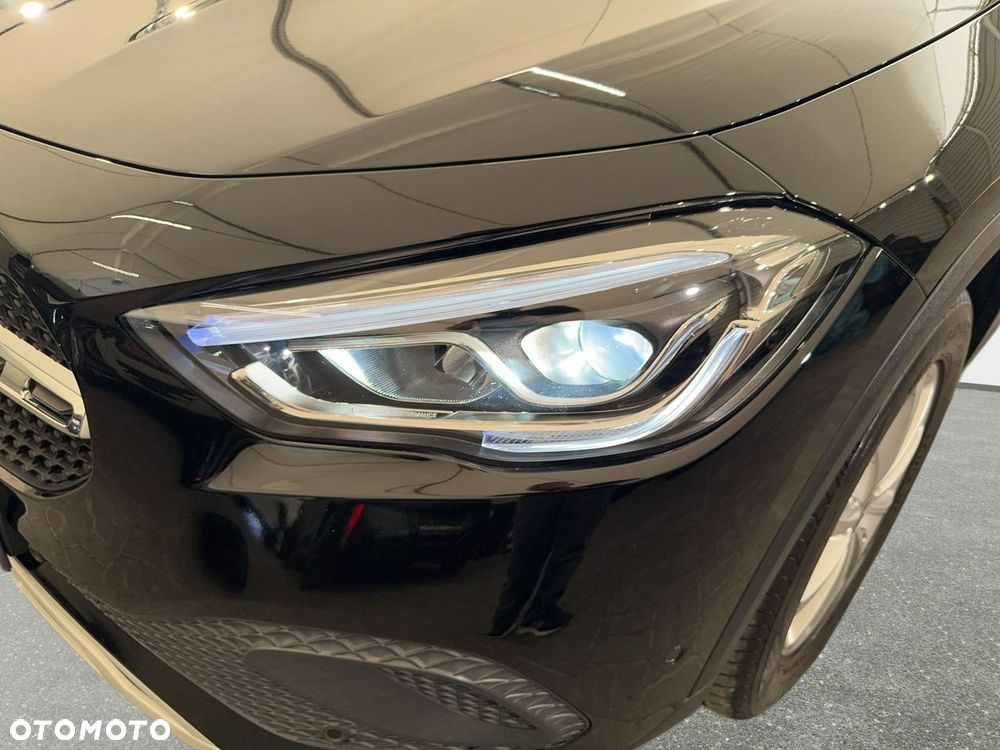 Mercedes-Benz GLA - 10
