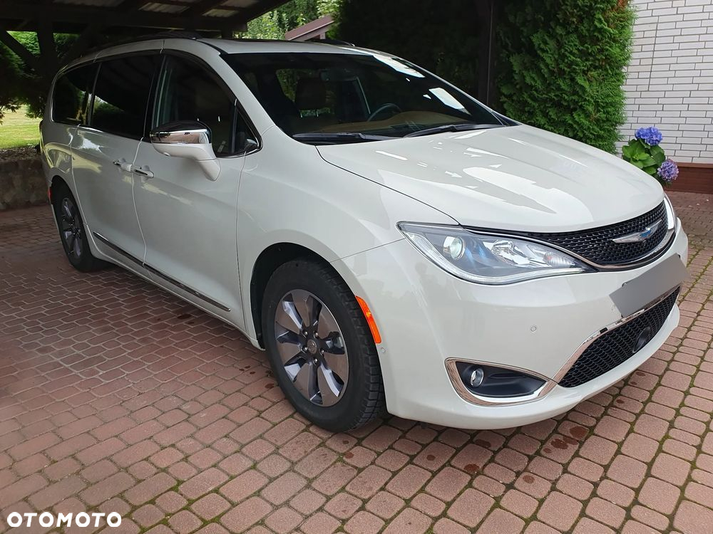 Chrysler Pacifica - 3