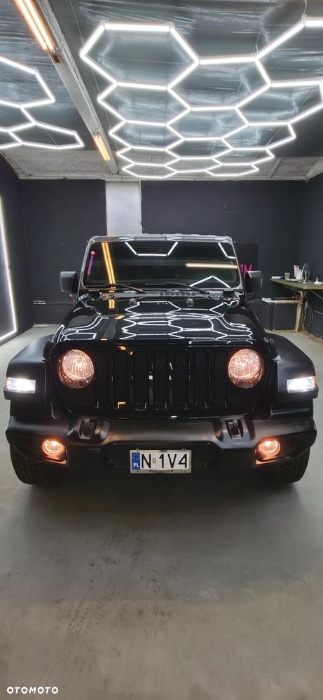 Jeep Wrangler - 10