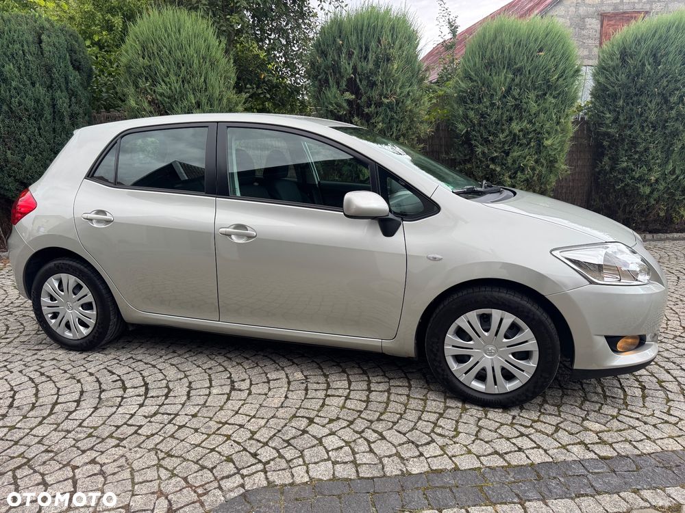 Toyota Auris 1.6 VVT-i Executive - 5