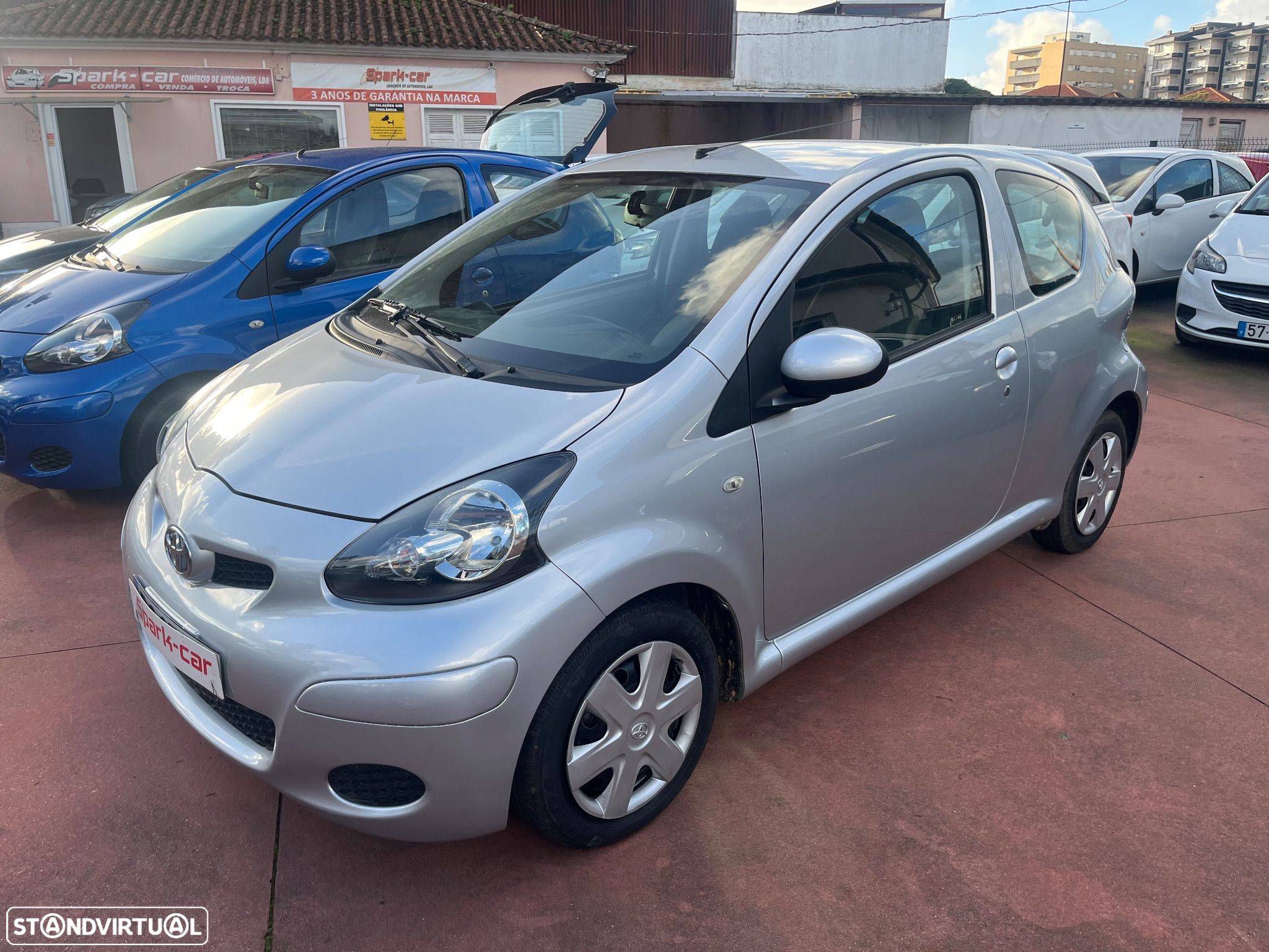 Toyota Aygo 1.0 Plus Sport Pack - 1