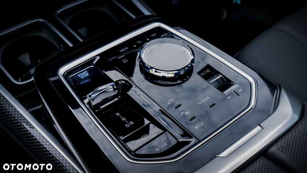 BMW i7 105.7kWh M70 xDrive - 7