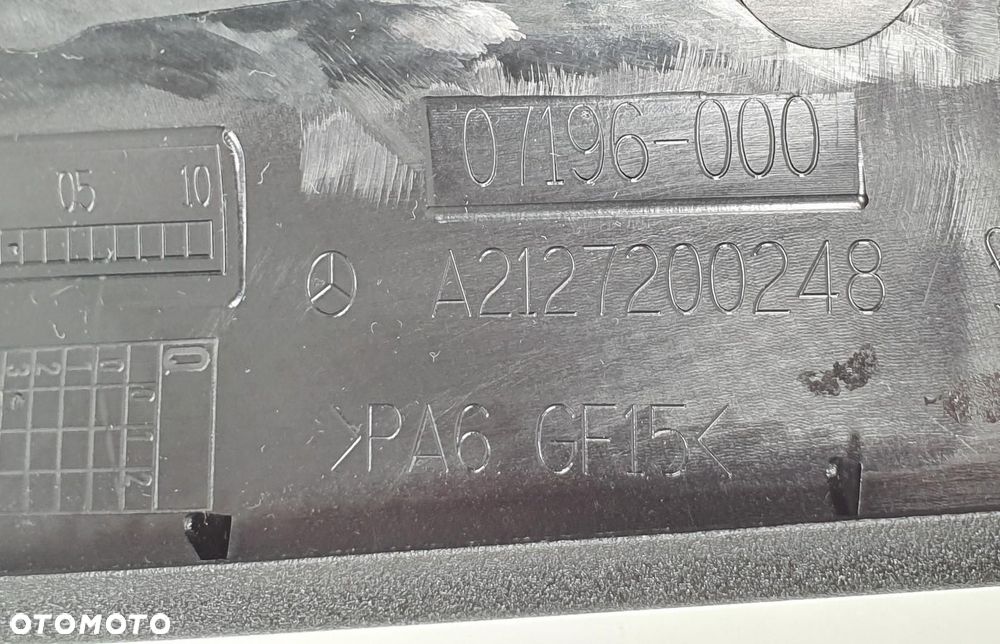 TRÓJKĄT OSŁONA LUSTERKA PRAWA MERCEDES W212 - 4