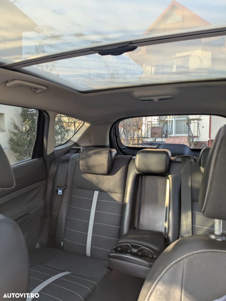 Ford Kuga 2.0 TDCi 4WD Powershift Titanium - 9