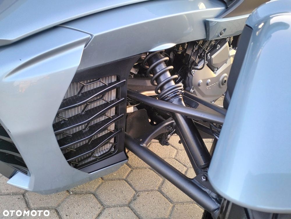 Can-Am Spyder - 16