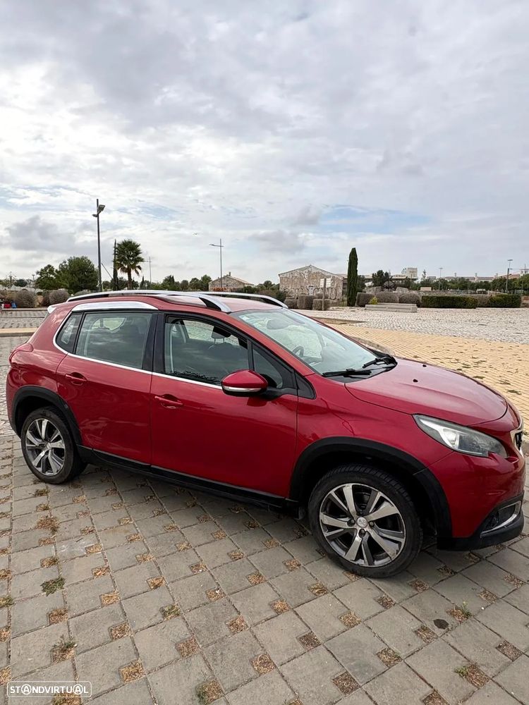 Peugeot 2008 1.2 PureTech Allure - 4