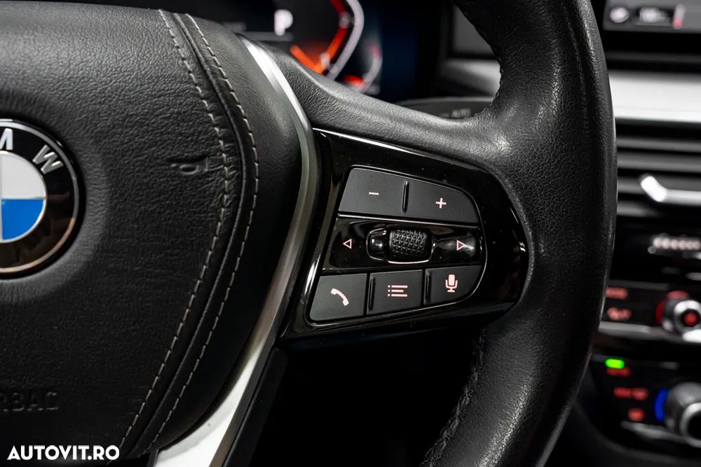 BMW Seria 5 530d xDrive AT - 36