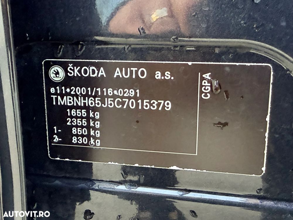 Skoda Roomster 1.2 HTP Ambition - 27