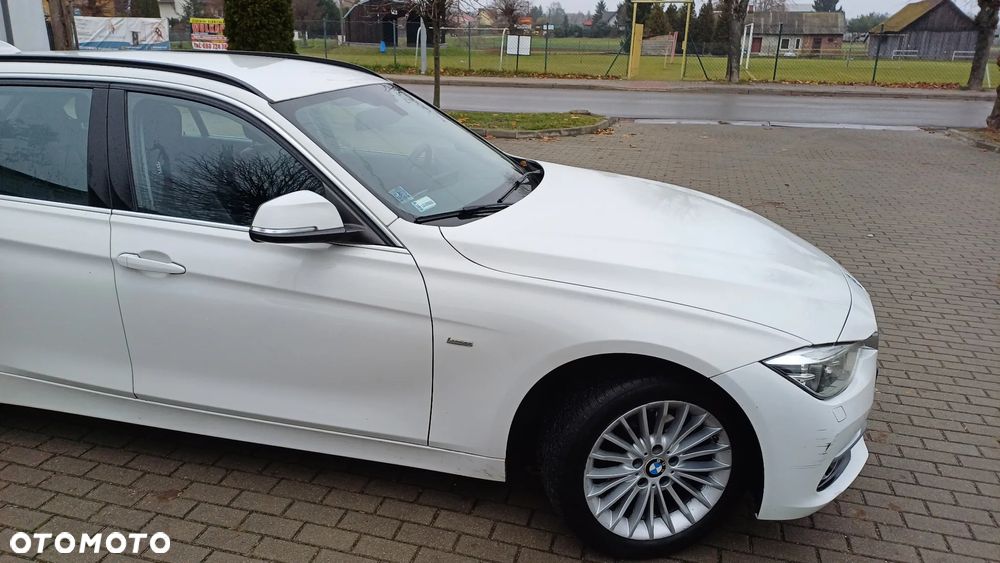 BMW Seria 3 318d Luxury Line - 26