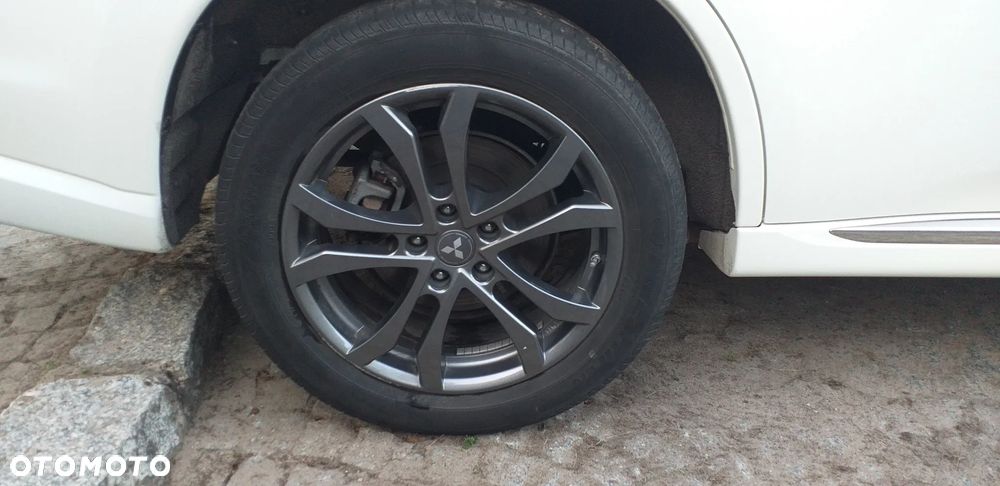 Mitsubishi Outlander - 26