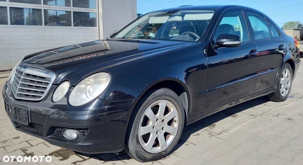 Mercedes E 320 CDi ( W211) części klapa drzwi zderzak kod lakieru C197 lampa reflelektor felgi wyposażnie wnętrza skrzynia biegów - 2