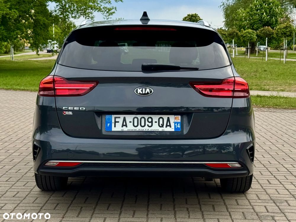 Kia Ceed - 8