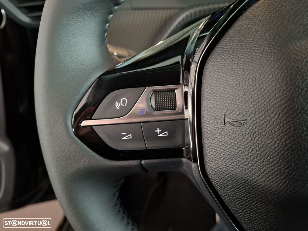 Peugeot e-208 51 kWh Allure — fotografia 14
