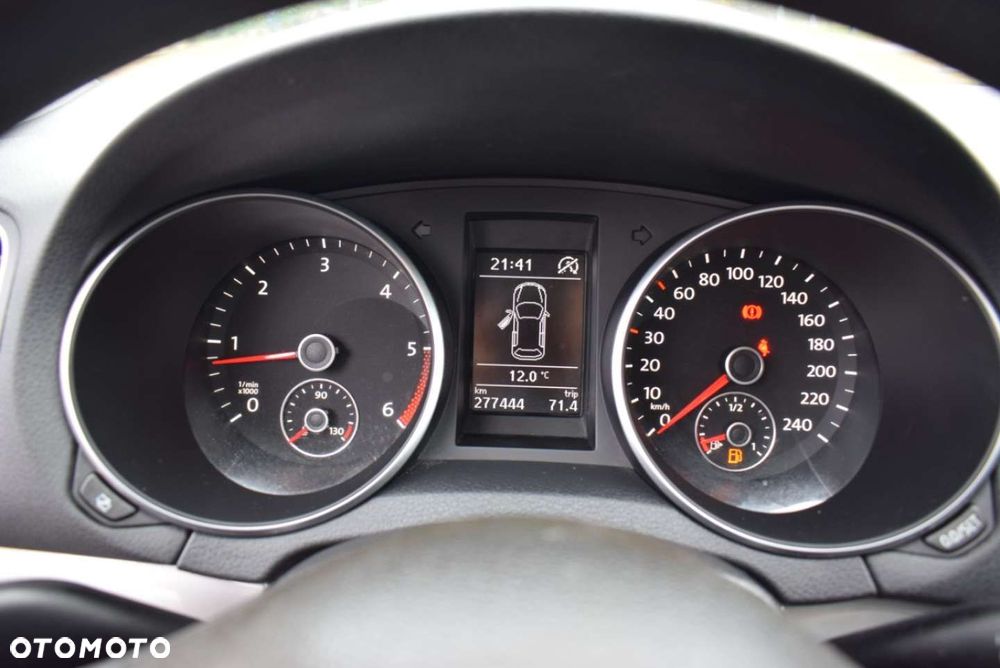 Volkswagen Golf - 23