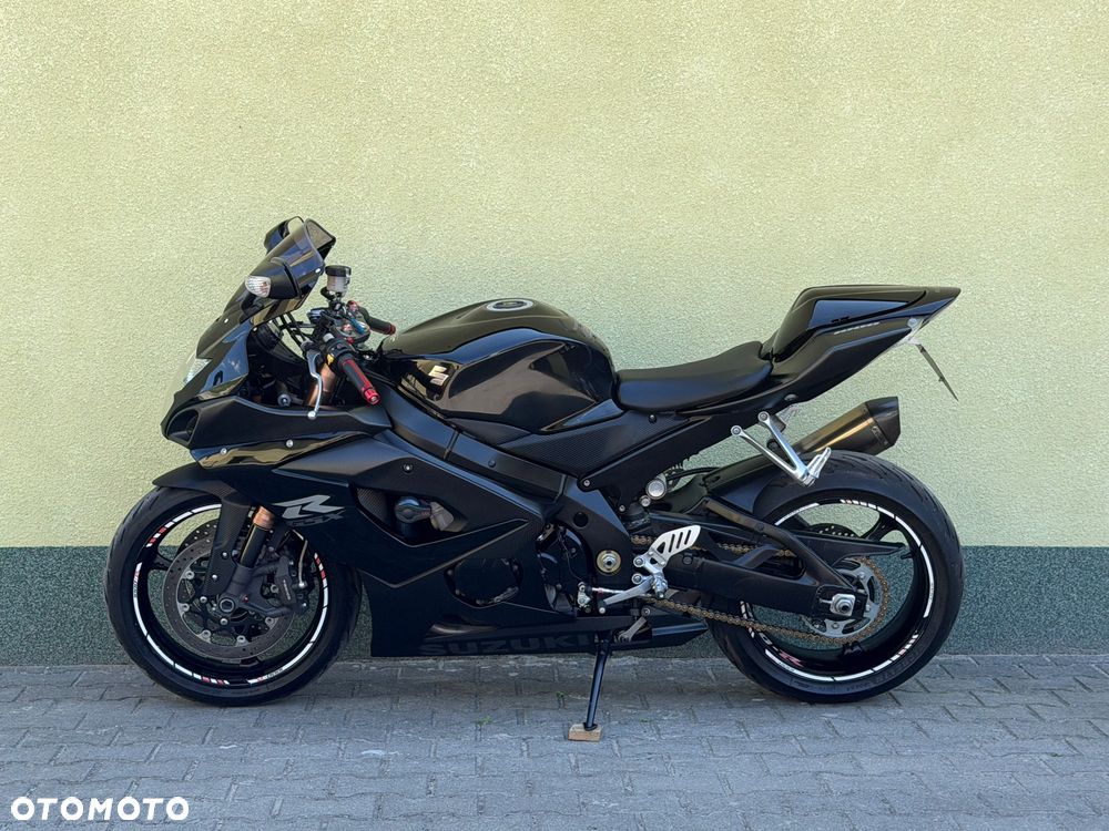 Suzuki GSX-R - 24