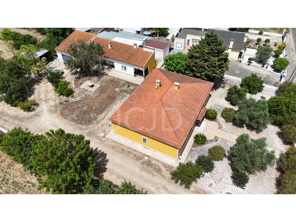Moradia T4 com Terreno de 1,2 Hectares - Foros de Benfica - Grande imagem: 2/37