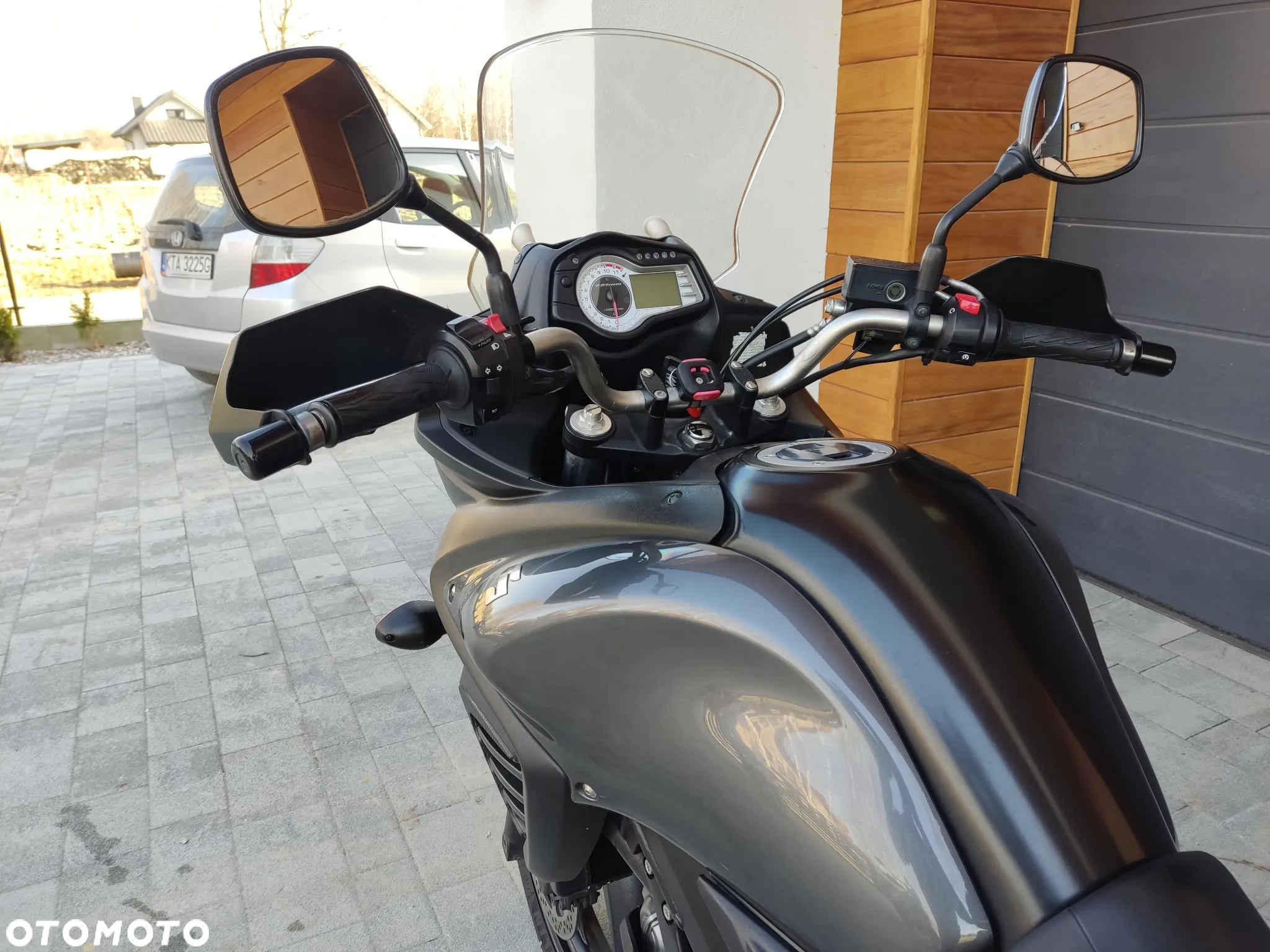 Suzuki V-STROM - 12