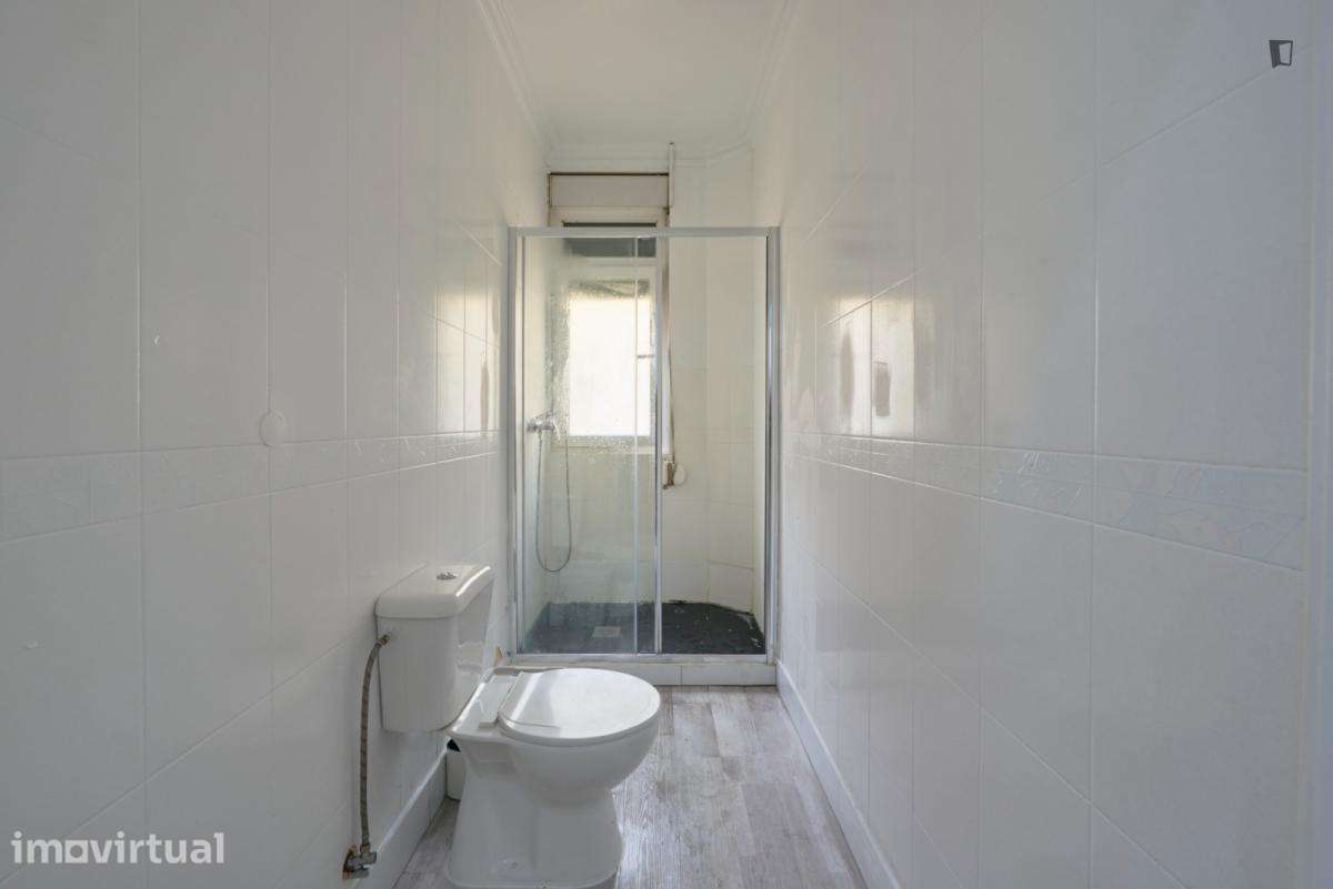Quarto - localizado em Marquês de Pombal Lisbon - Grande imagem: 2/12