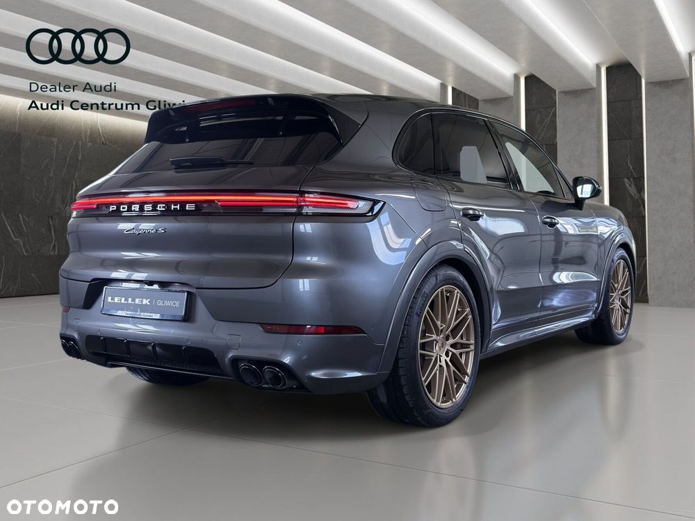 Porsche Cayenne - 5