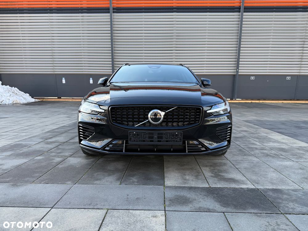 Volvo V60 T6 AWD Plug-In Hybrid Plus Dark - 2