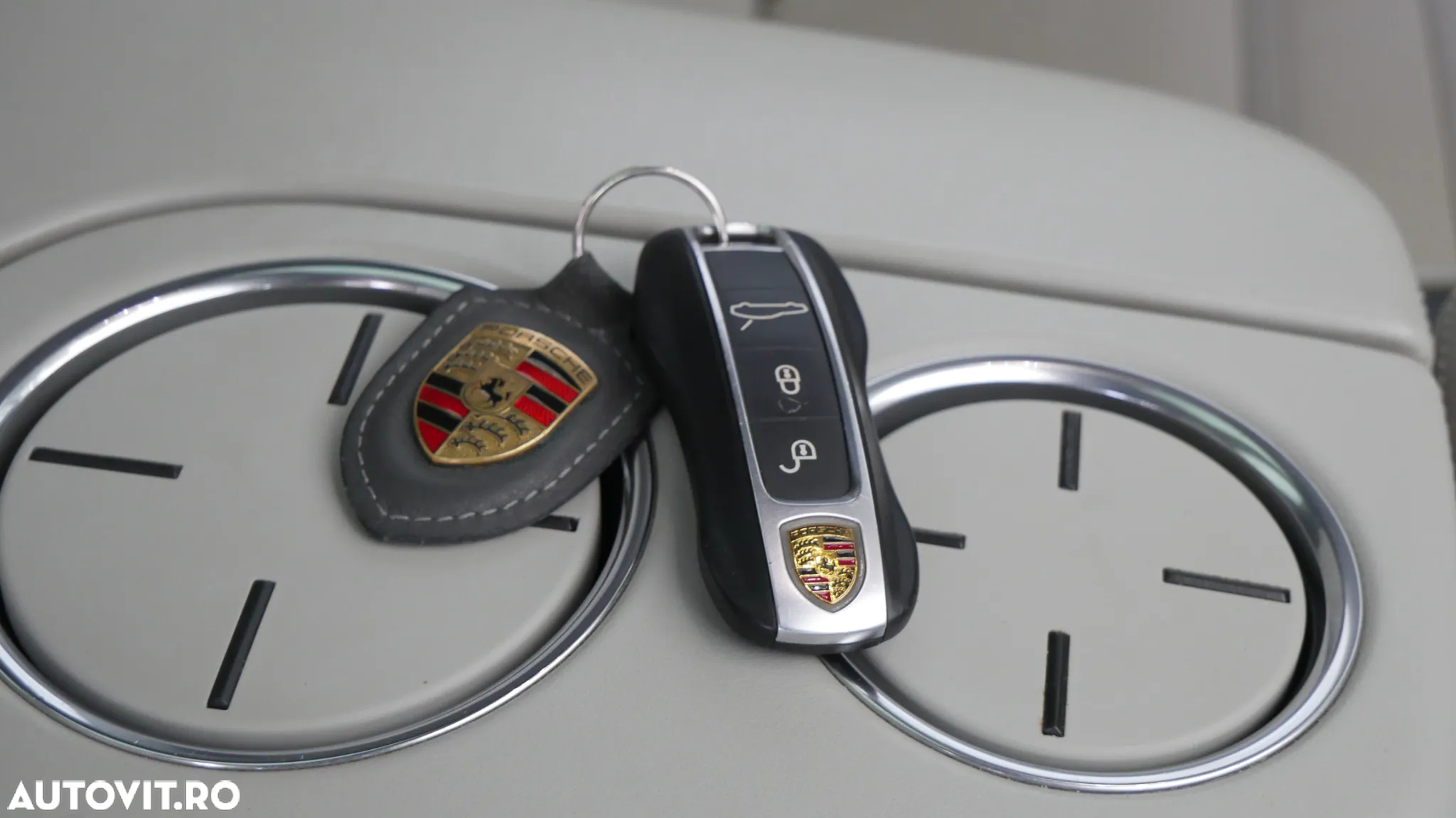 Porsche Panamera 4S - 33
