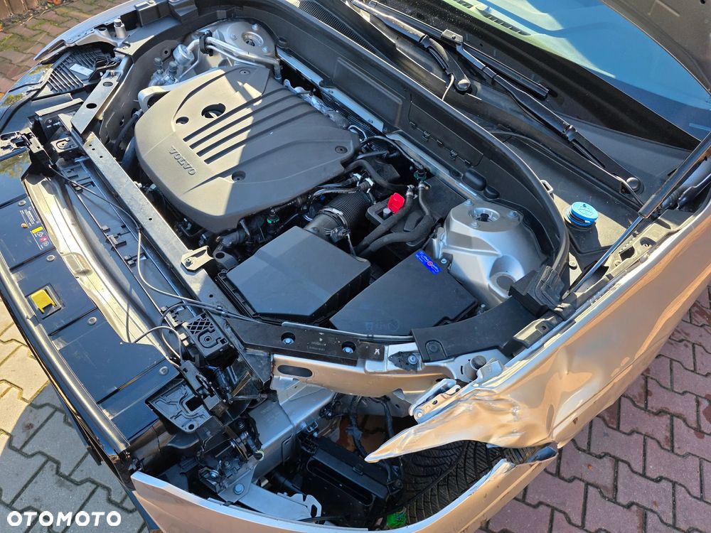 Volvo XC 60 B5 B AWD Plus Dark - 18